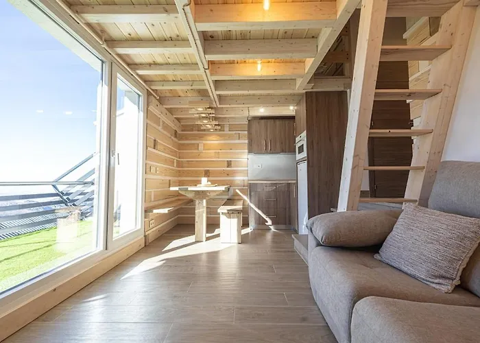 Lakhasmi סיירה נבדה