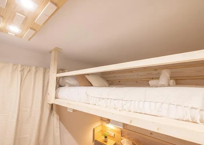 Lakhasmi * סיירה נבדה